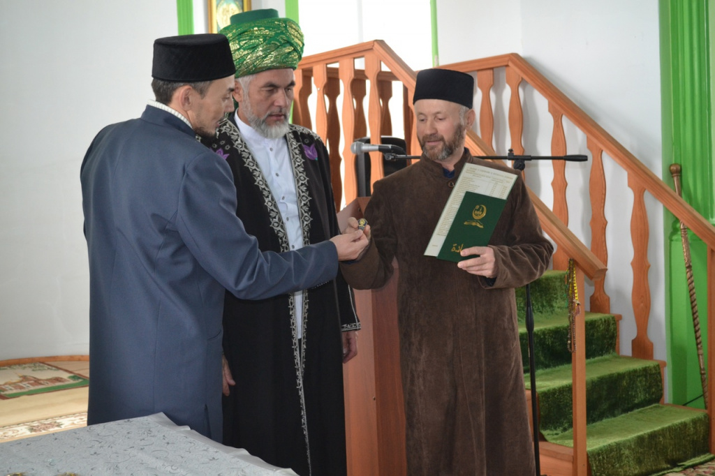 8adhu9BpTiY.jpg